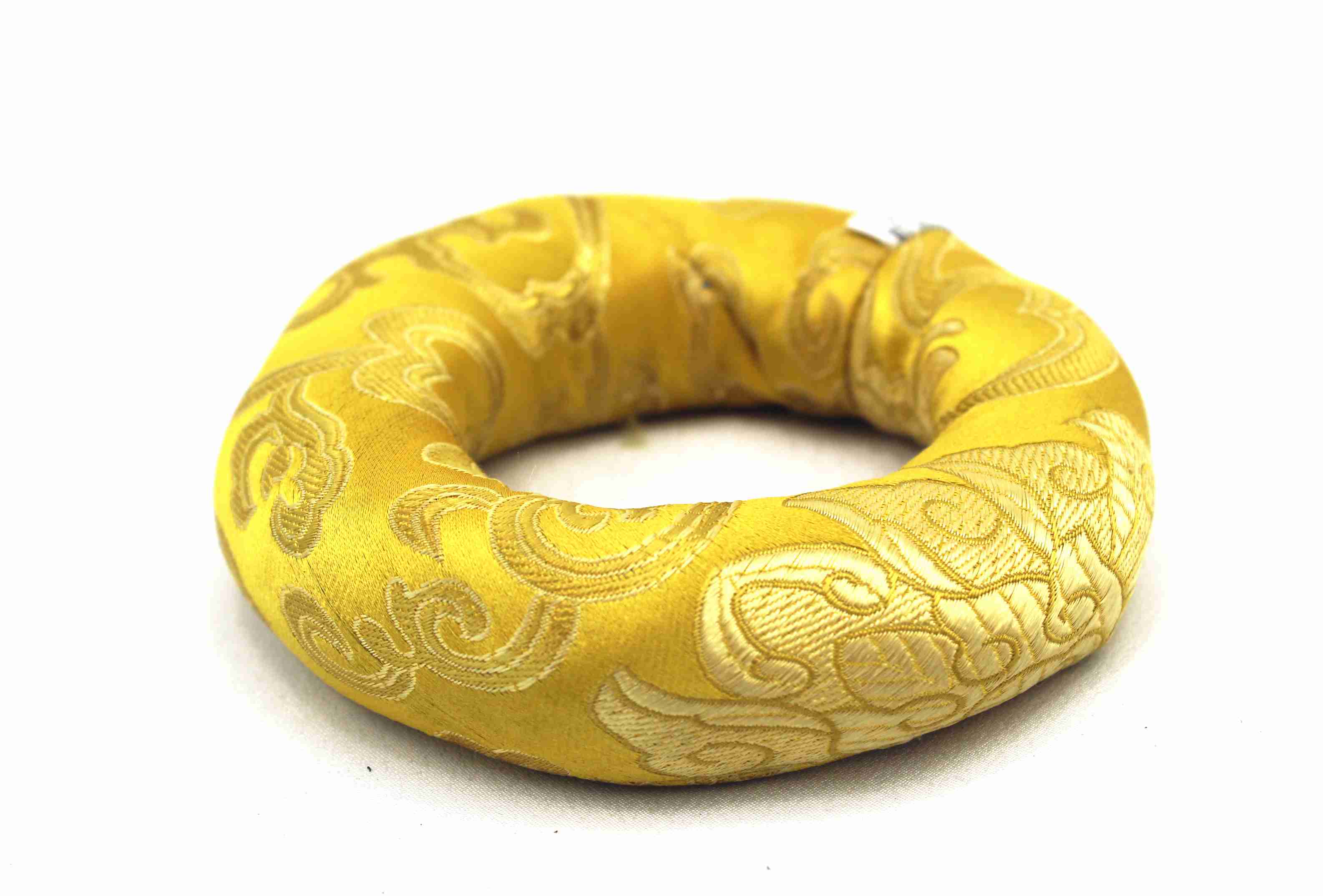 Vankúš brokátový prstencový 12,5 cm žltý